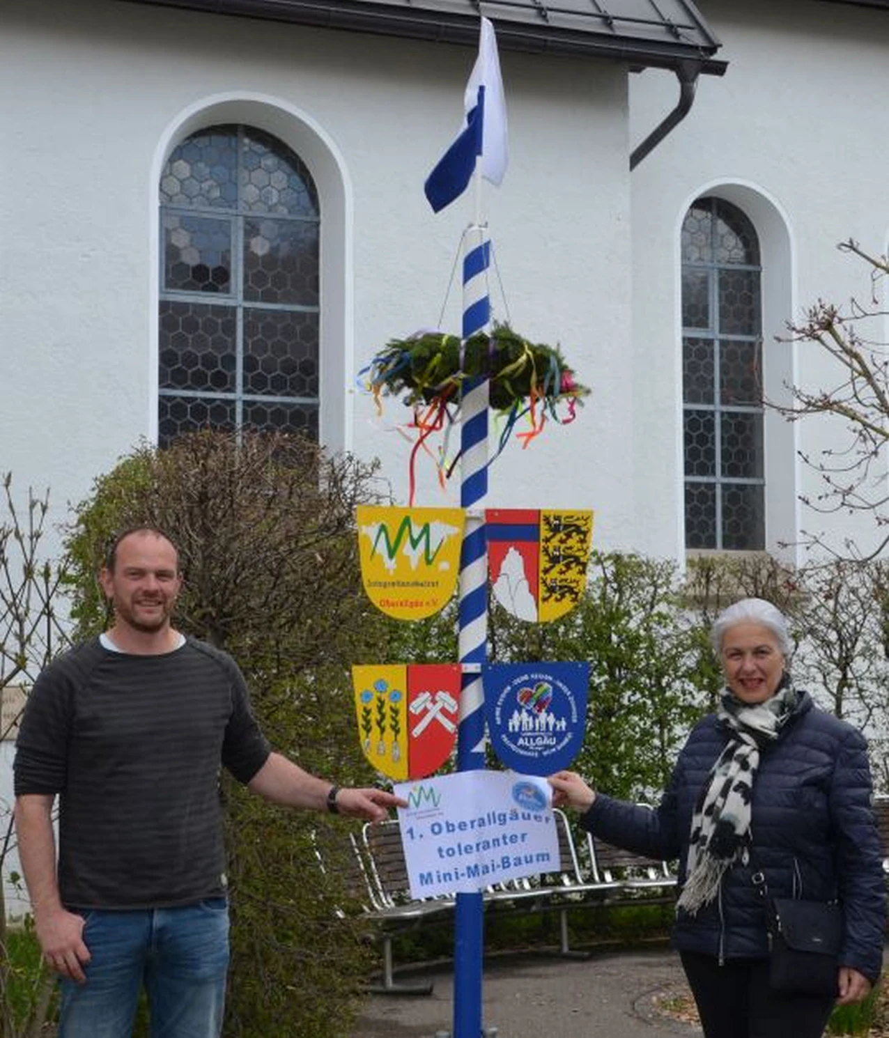 toleranter Mini-Mai-Baum